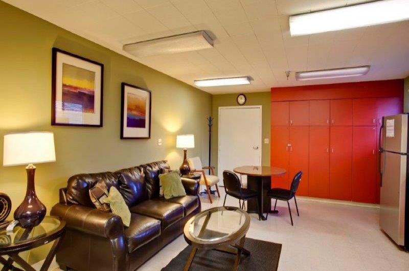 Lounge - Baldwin Park